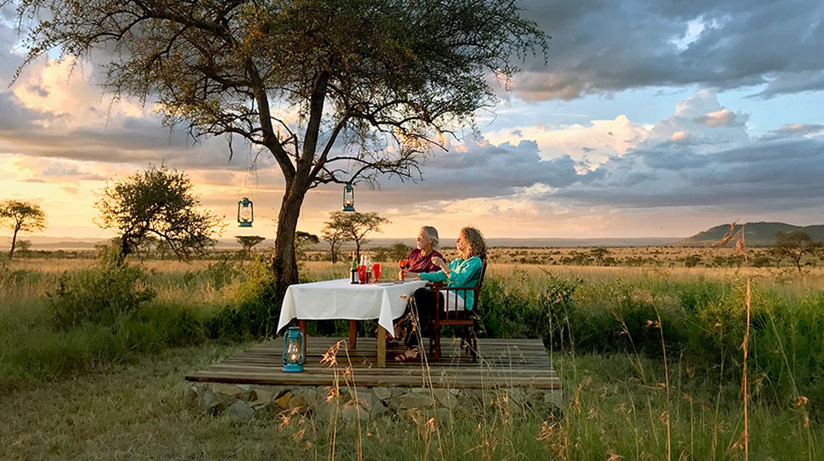 dining al fresco in serengeti