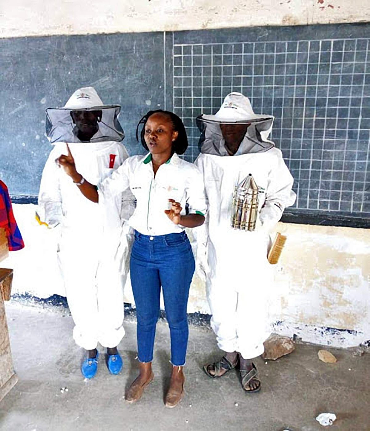 asela training women for honey collection