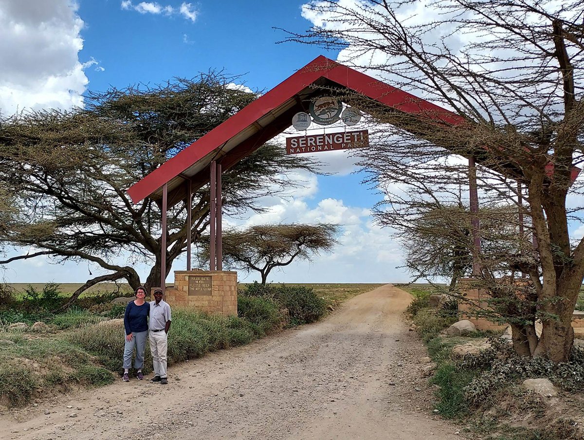 guide kumbi at serengeti gate