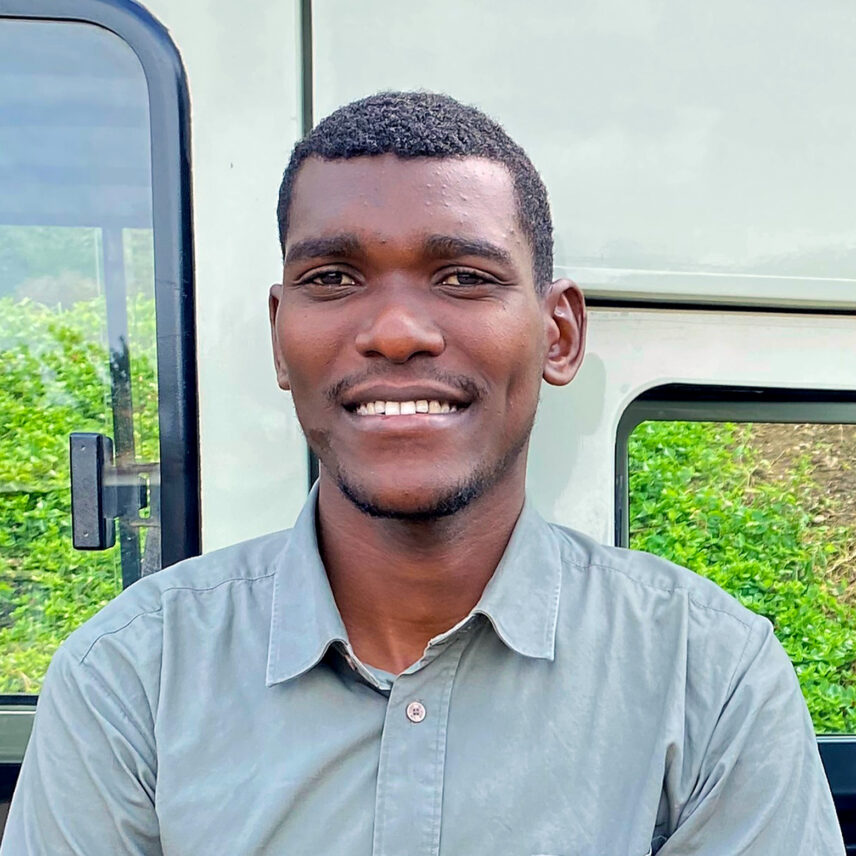 thomson safaris head guide stan